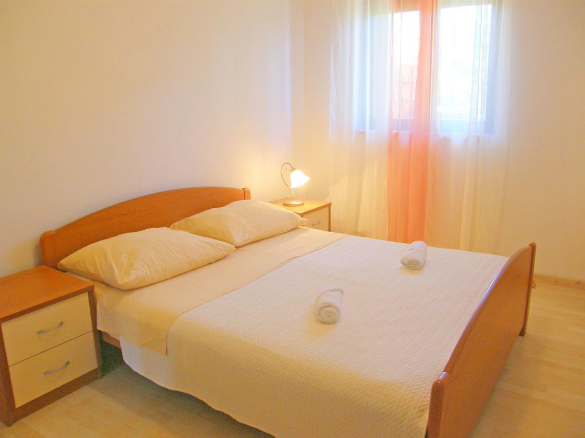 Apartments Rina 普利莫顿 外观 照片